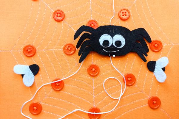 Pavoučí síť - šitá hra pro děti