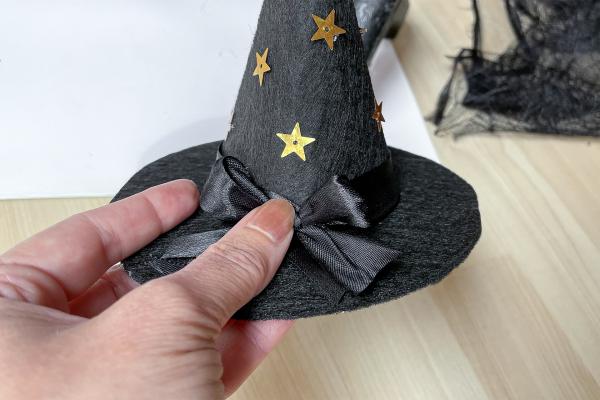 Mini čarodějnický klobouk na čelence
