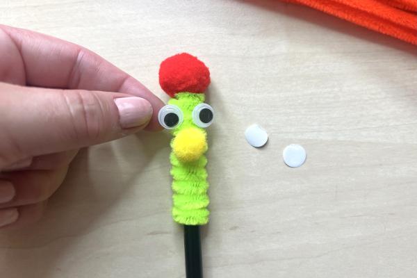 Veselé postavičky a dekorace na tužky