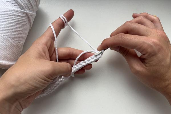 Háčkovaná taška Sněhulák