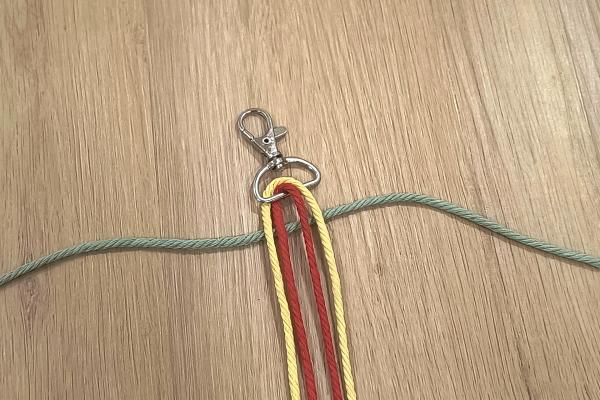 Jak vyrobit macrame popruh na mobil