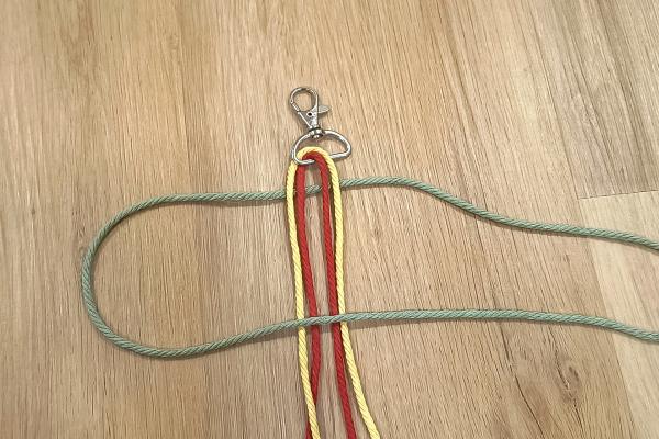 Jak vyrobit macrame popruh na mobil