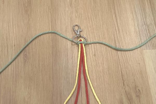 Jak vyrobit macrame popruh na mobil