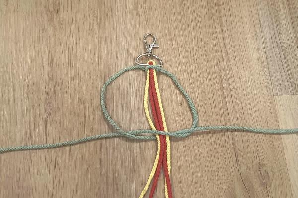 Jak vyrobit macrame popruh na mobil