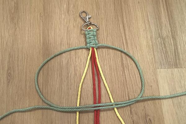 Jak vyrobit macrame popruh na mobil
