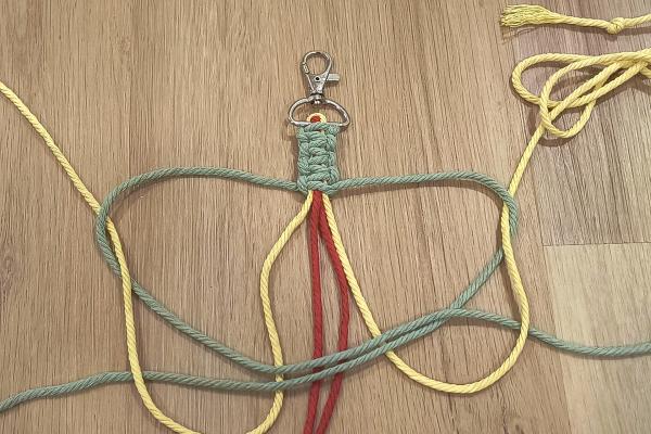 Jak vyrobit macrame popruh na mobil