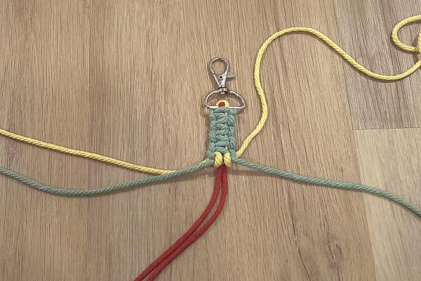 Jak vyrobit macrame popruh na mobil