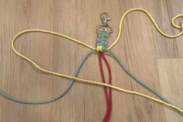 Jak vyrobit macrame popruh na mobil