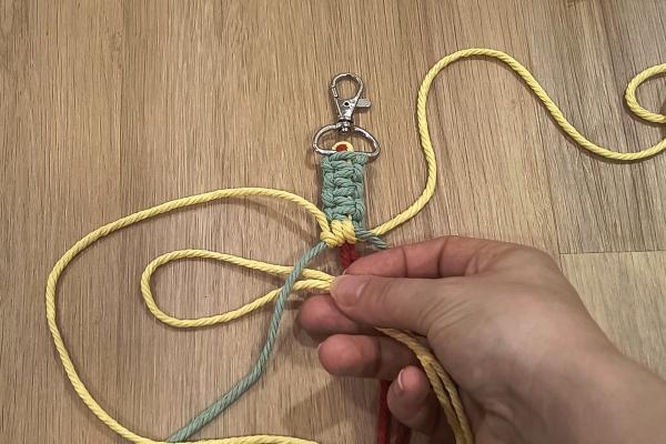 Jak vyrobit macrame popruh na mobil