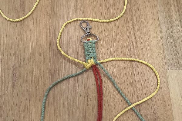 Jak vyrobit macrame popruh na mobil