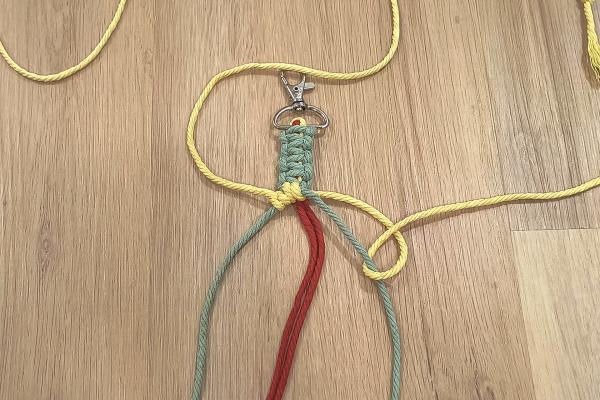 Jak vyrobit macrame popruh na mobil
