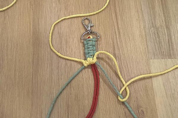Jak vyrobit macrame popruh na mobil