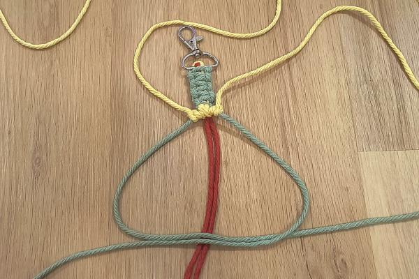 Jak vyrobit macrame popruh na mobil