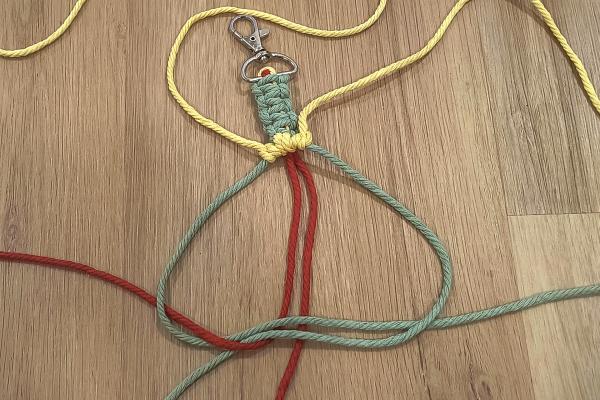 Jak vyrobit macrame popruh na mobil