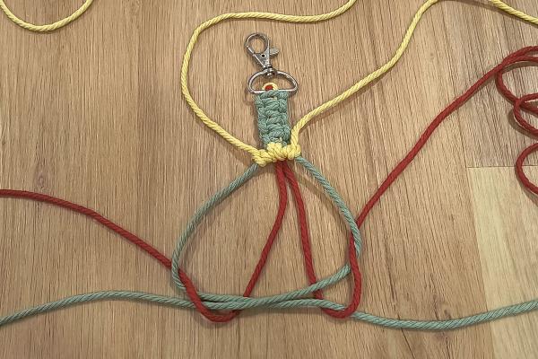 Jak vyrobit macrame popruh na mobil