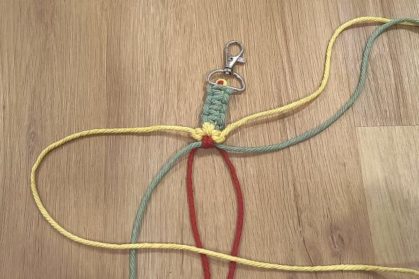 Jak vyrobit macrame popruh na mobil