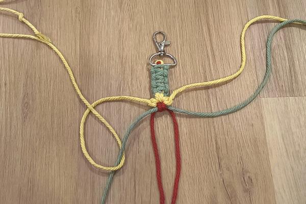 Jak vyrobit macrame popruh na mobil