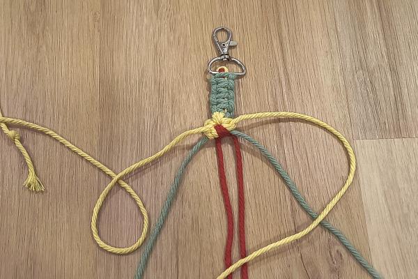 Jak vyrobit macrame popruh na mobil