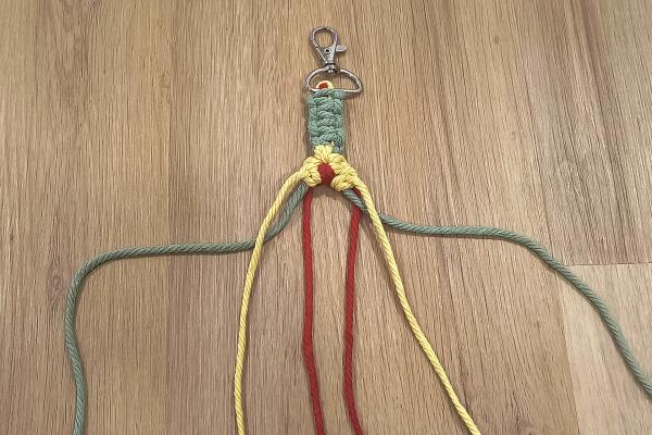 Jak vyrobit macrame popruh na mobil