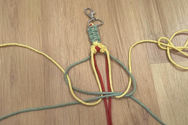 Jak vyrobit macrame popruh na mobil