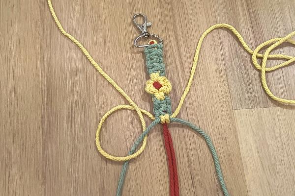 Jak vyrobit macrame popruh na mobil