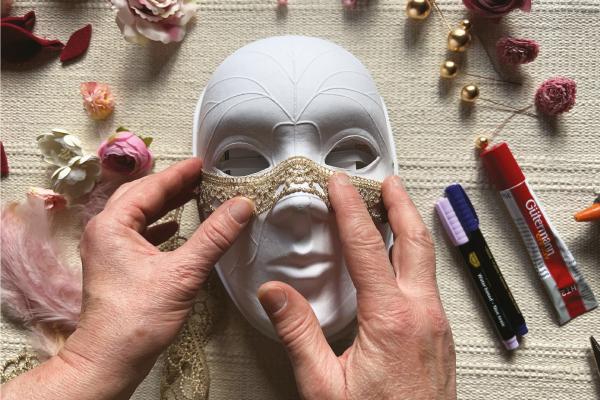 Jak vyrobit benátskou masku