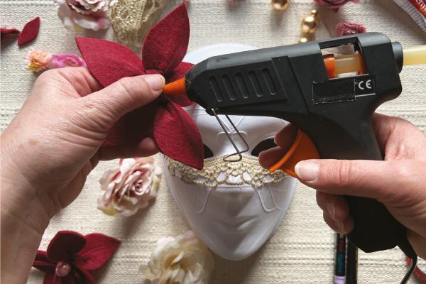 Jak vyrobit benátskou masku