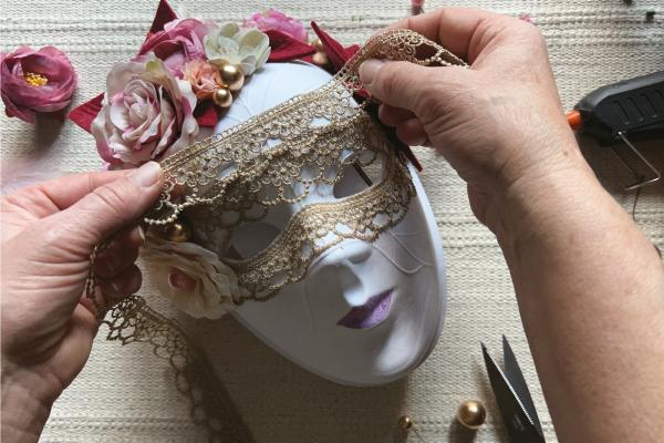 Jak vyrobit benátskou masku