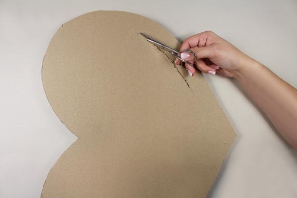 Romantické srdce z příze a květin