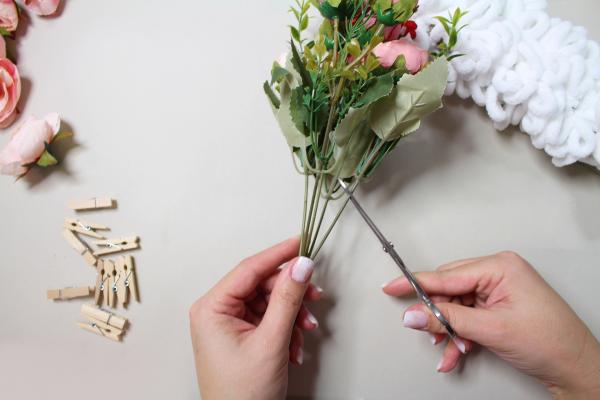 Romantické srdce z příze a květin