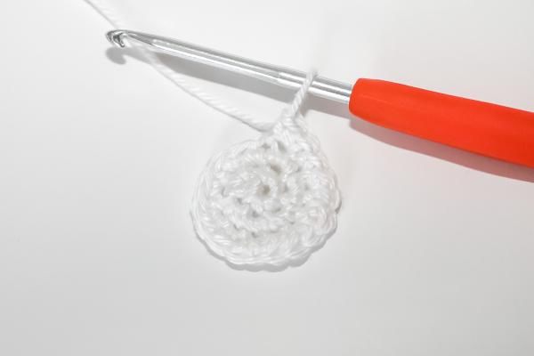 Uháčkujte si veselou husu s dlouhým krkem