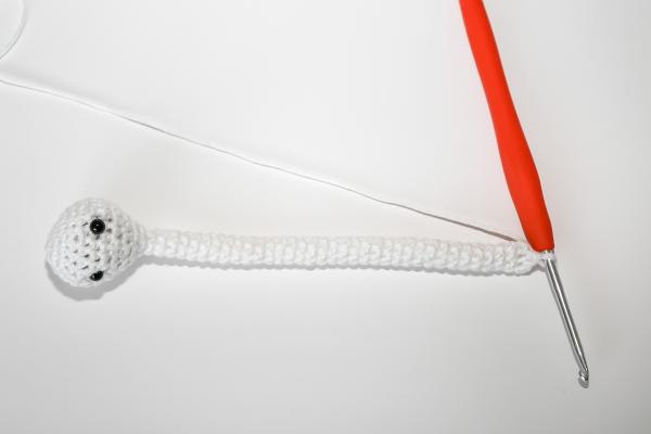 Uháčkujte si veselou husu s dlouhým krkem