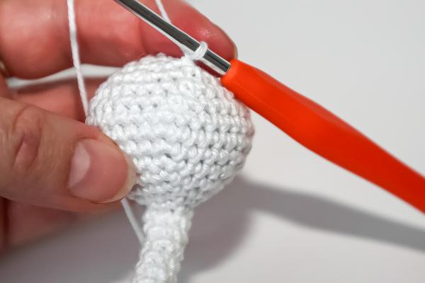 Uháčkujte si veselou husu s dlouhým krkem