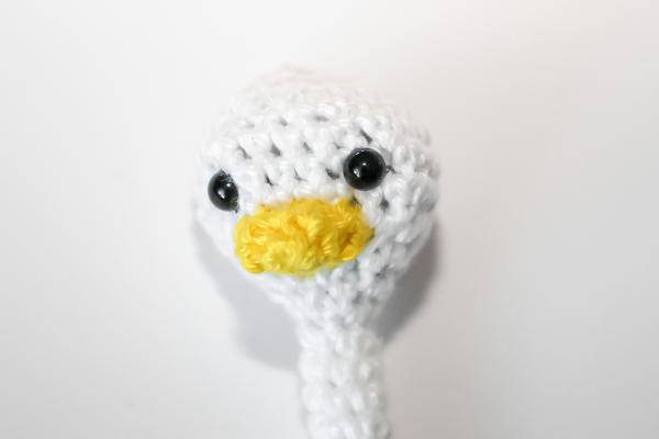 Uháčkujte si veselou husu s dlouhým krkem