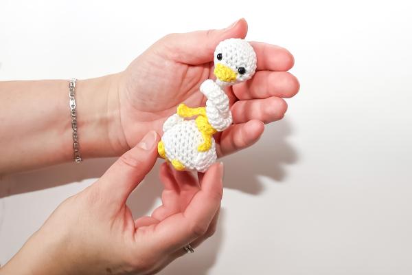 Uháčkujte si veselou husu s dlouhým krkem