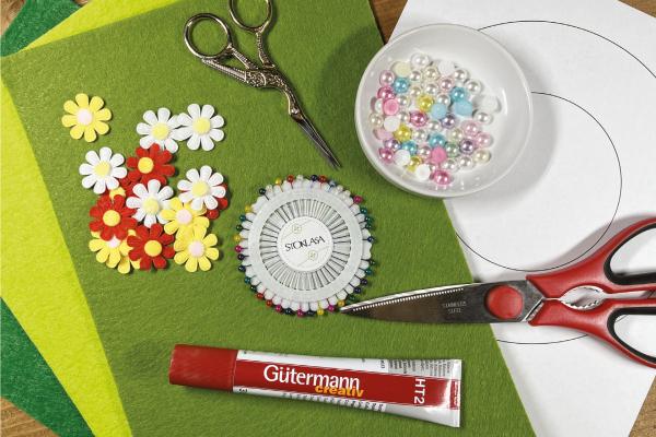 Jednoduch� filcov� prost�r�n� s kv�tinami