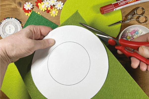 Jednoduch� filcov� prost�r�n� s kv�tinami