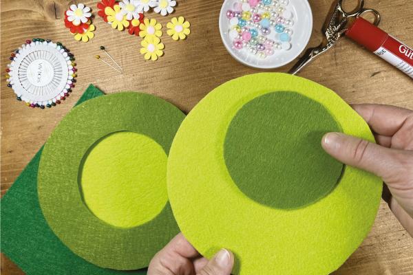 Jednoduch� filcov� prost�r�n� s kv�tinami