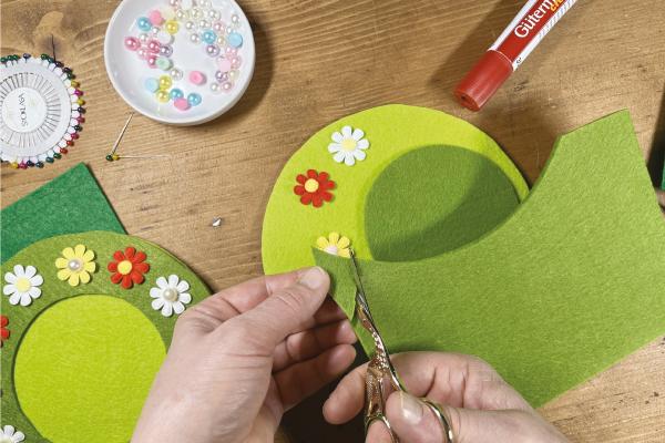 Jednoduch� filcov� prost�r�n� s kv�tinami