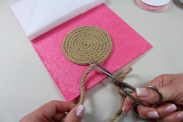 Jarní zápich zajíček ze šňůry