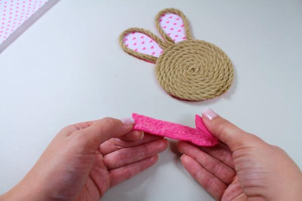 Jarní zápich zajíček ze šňůry