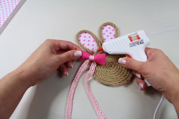 Jarní zápich zajíček ze šňůry