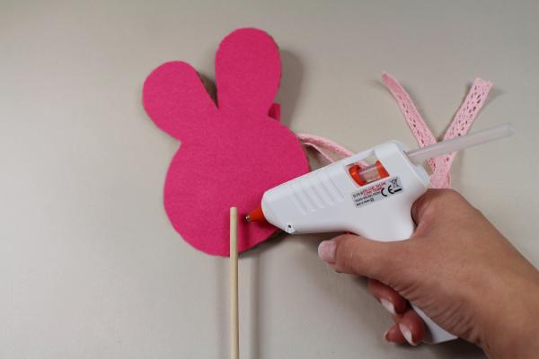 Jarní zápich zajíček ze šňůry