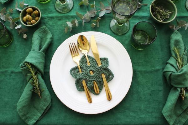 Háčkované květinové prostírání 