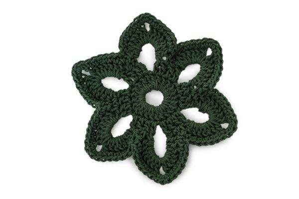 Háčkované květinové prostírání 