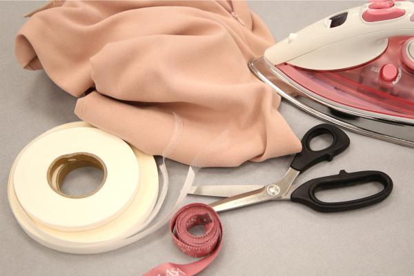 Jak zkrátit sukni nebo závěs bez šití