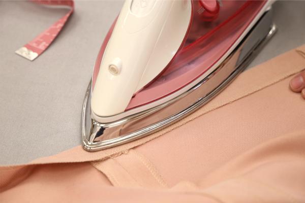 Jak zkrátit sukni nebo závěs bez šití