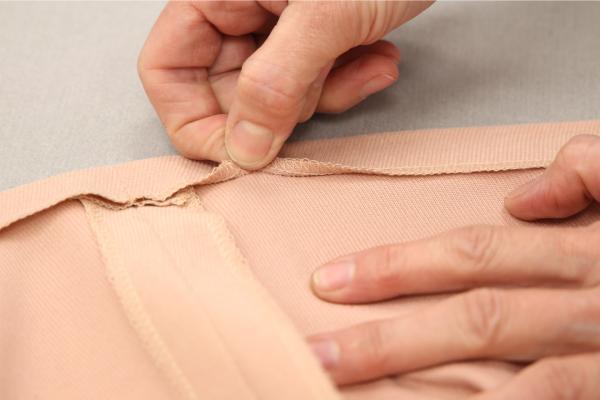 Jak zkrátit sukni nebo závěs bez šití