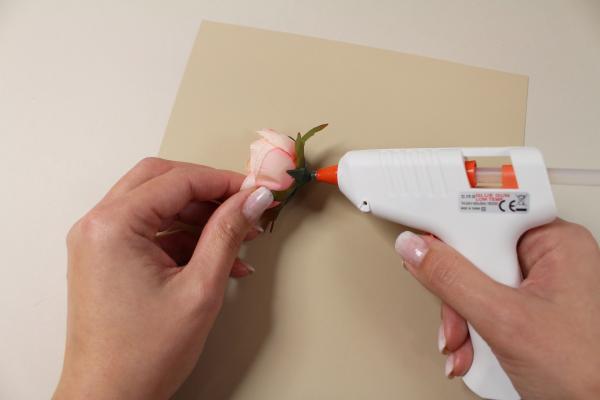 Vyrobte si přání s něžnou kyticí