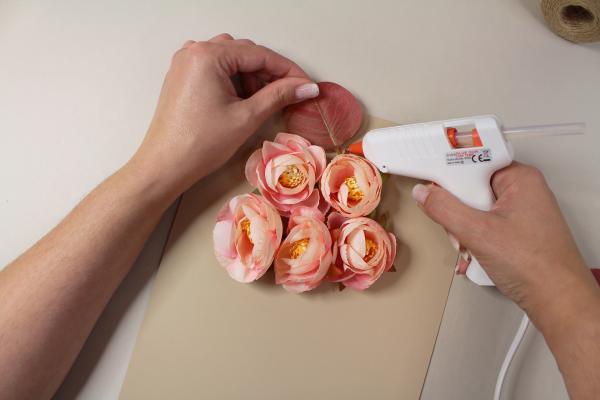 Vyrobte si přání s něžnou kyticí